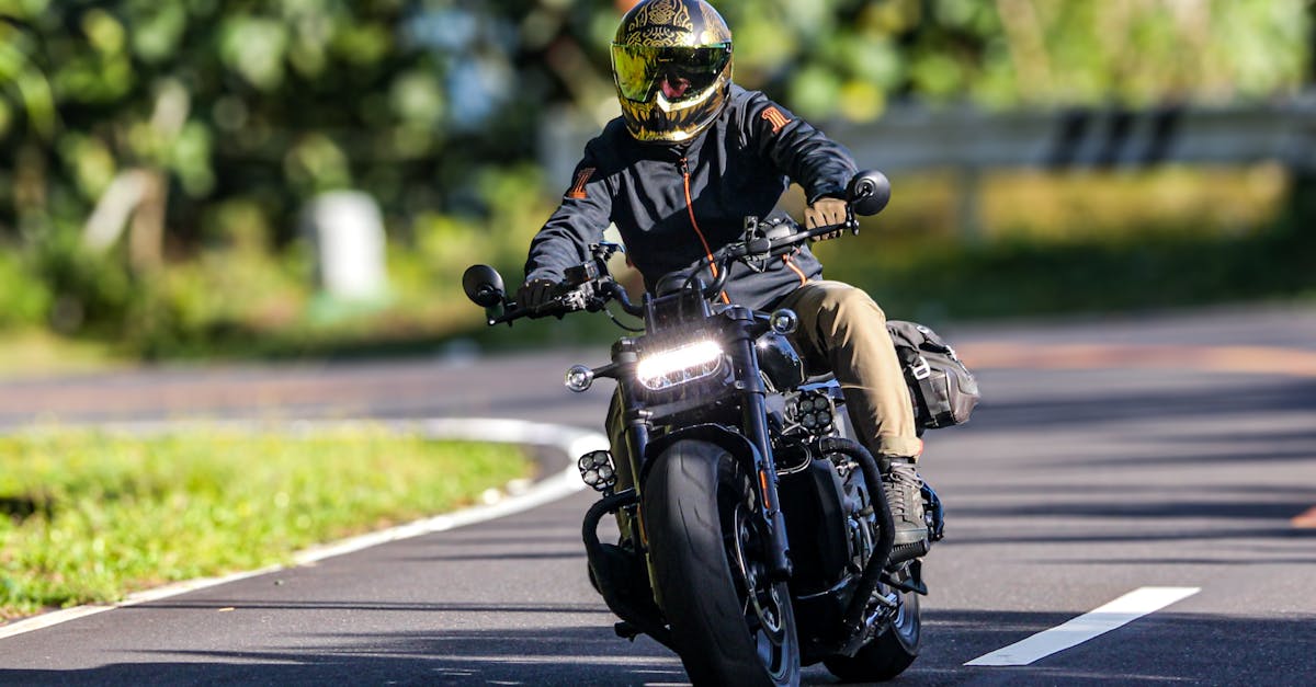 découvrez nos offres d'assurance moto pour protéger votre véhicule et votre sécurité sur la route avec une couverture complète et des garanties adaptées à vos besoins.