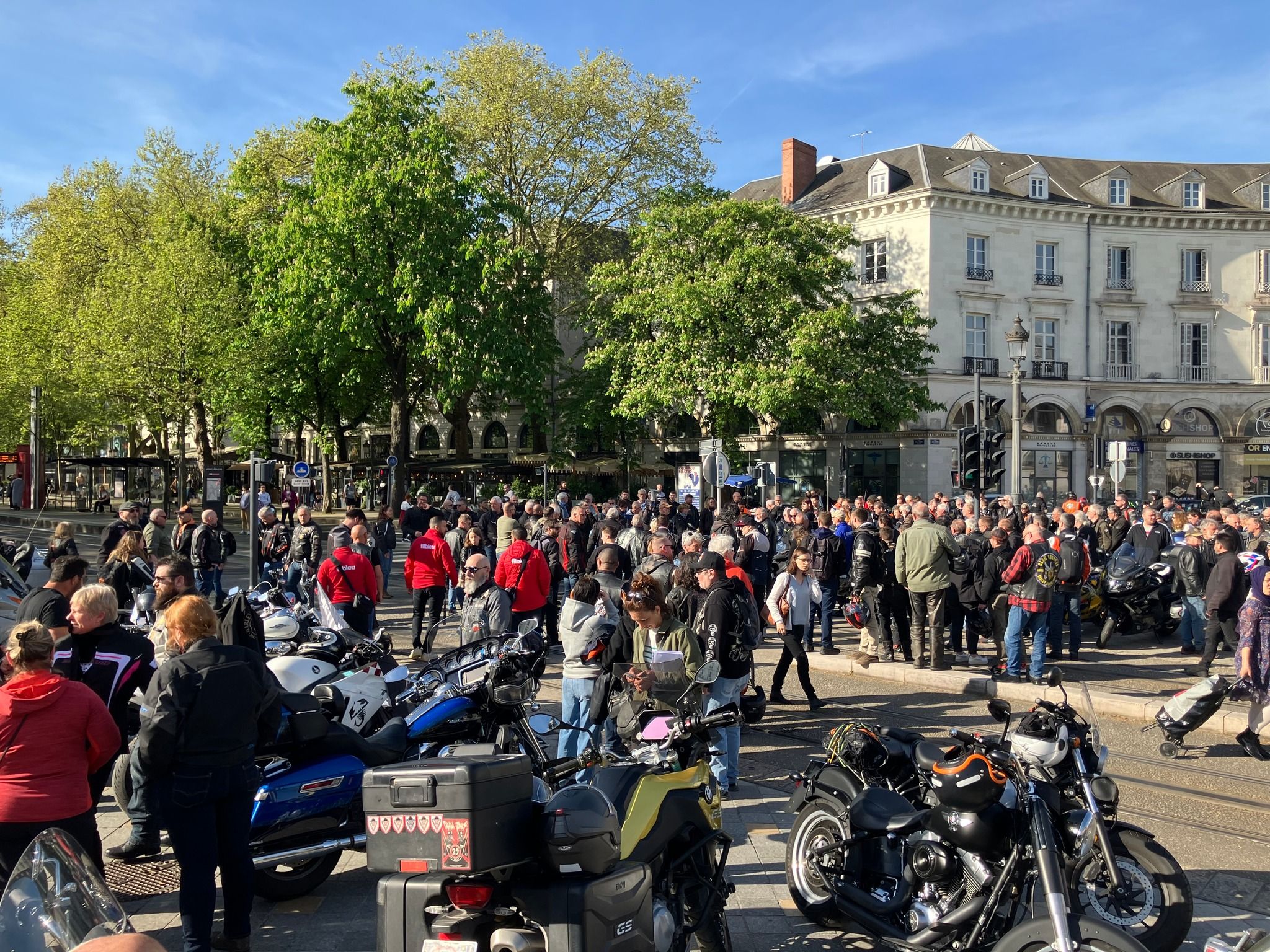 découvrez les raisons courantes de l'échec des motos au contrôle technique, les conséquences pour les motards et des conseils pratiques pour garantir le succès lors de votre prochaine inspection.