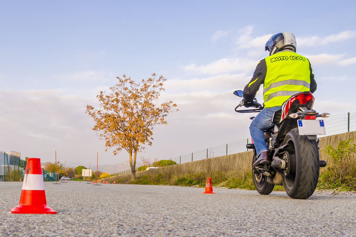 découvrez nos offres d'assurance moto adaptées aux jeunes conducteurs. protégez votre deux-roues avec des tarifs compétitifs et des garanties sur mesure. bénéficiez d'un accompagnement personnalisé pour choisir la couverture idéale pour votre sécurité et celle de votre moto.