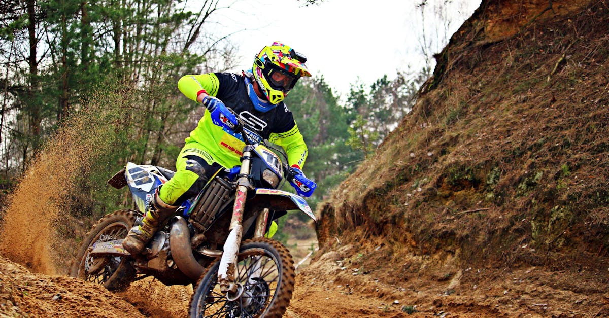 découvrez l'univers passionnant du motocross : des courses palpitantes, des astuces pour débutants, et tout ce qu'il faut savoir sur les meilleurs équipements et techniques pour maîtriser cette discipline pleine d'adrénaline.
