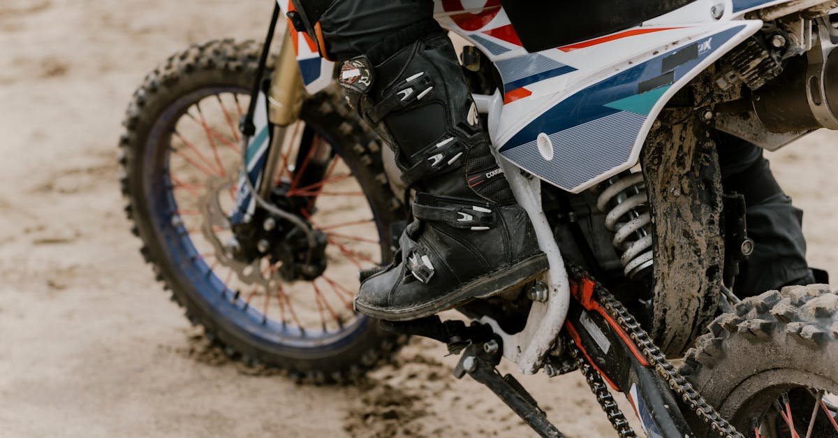 découvrez notre assurance pour motos tout-terrain, conçue spécialement pour protéger votre passion et vos aventures. bénéficiez d'une couverture adaptée aux besoins des motocyclistes off-road, alliant sécurité, flexibilité et tranquillité d'esprit sur tous vos parcours.