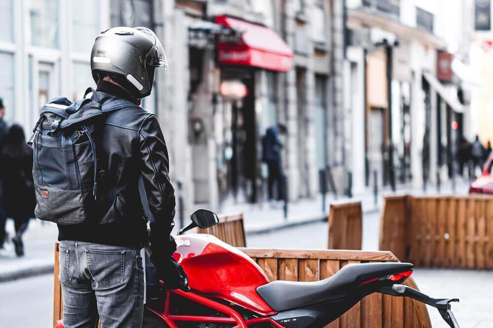 découvrez les tarifs des assurances moto dans votre ville. comparez les offres et trouvez la meilleure couverture pour votre deux-roues, tout en bénéficiant de conseils personnalisés.