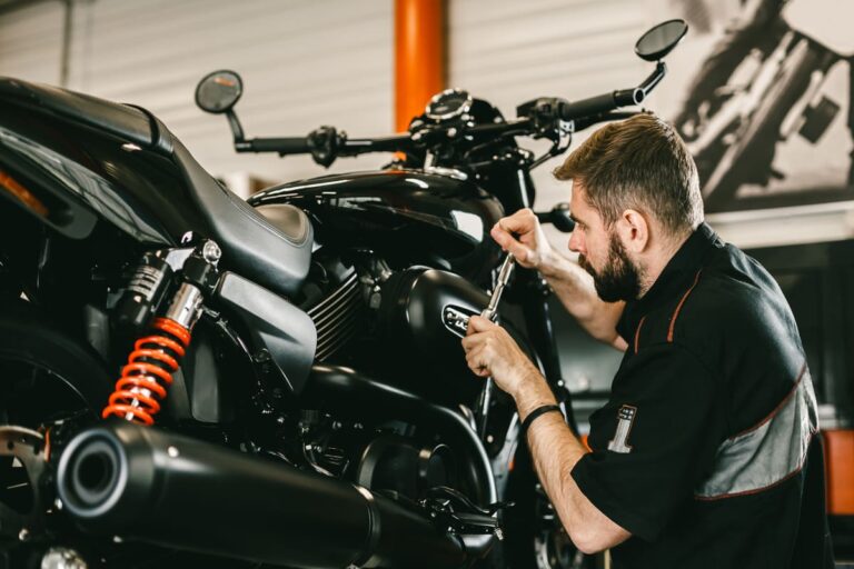 découvrez les dernières tendances en matière de moto pour le mois d'avril. que vous soyez passionné de grosses cylindrées ou amateur de modèles électriques, notre article explore les nouveautés, les styles émergents et les accessoires incontournables pour rouler avec style et sécurité.