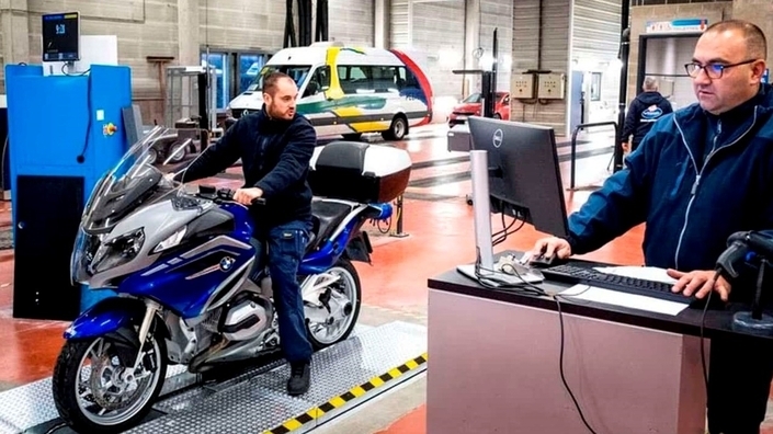 assurez la sécurité et la performance de votre moto grâce à notre service de contrôle technique. découvrez les vérifications essentielles pour respecter la législation et garantir des trajets en toute sérénité. prenez rendez-vous dès maintenant !