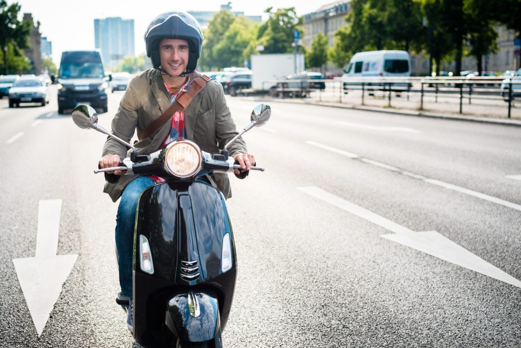 découvrez notre sélection d'assurances scooter pas chères, conçues pour offrir une protection optimale à un prix abordable. comparez les options et trouvez la couverture qui correspond à vos besoins tout en préservant votre budget.