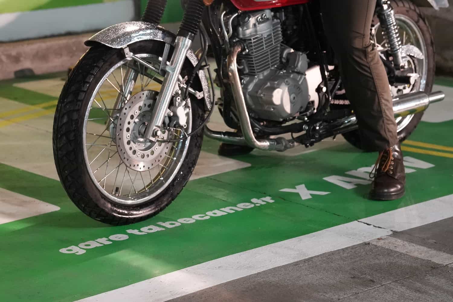 découvrez l'importance cruciale de l'assurance malus vehicule (amv) pour les scooters. protégez-vous et votre investissement grâce à une couverture adaptée qui vous offre sérénité et sécurité sur la route. évitez les surprises financières en cas d'incident et comprenez pourquoi cette assurance est essentielle pour chaque conducteur de scooter.