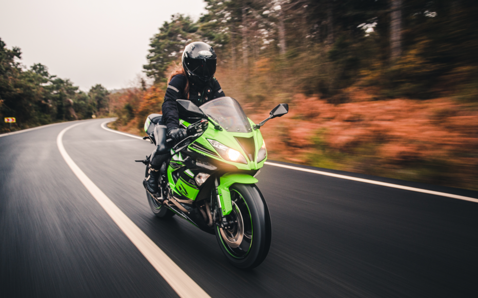 découvrez les différences entre l'assurance moto au tiers et l'assurance tous risques. cette guide vous aide à choisir la meilleure option pour protéger votre deux-roues tout en considérant vos besoins et votre budget.