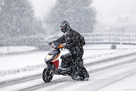 découvrez nos meilleures astuces pour préparer votre moto pour l'hiver. apprenez comment protéger votre véhicule des intempéries, optimiser son entretien, et garantir une conduite sûre pendant la saison froide.