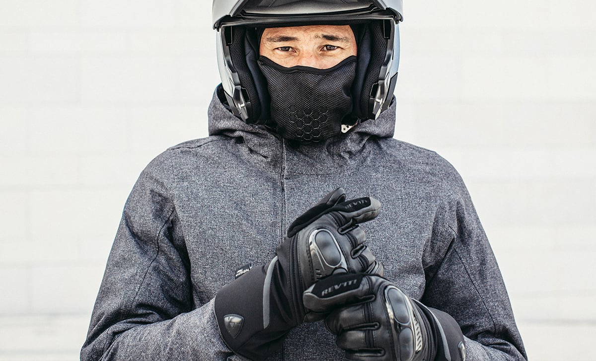 découvrez nos meilleures astuces pour rouler en moto durant l'hiver. apprenez à entretenir votre moto, à choisir l'équipement adéquat et à rouler en toute sécurité malgré les conditions météorologiques difficiles.