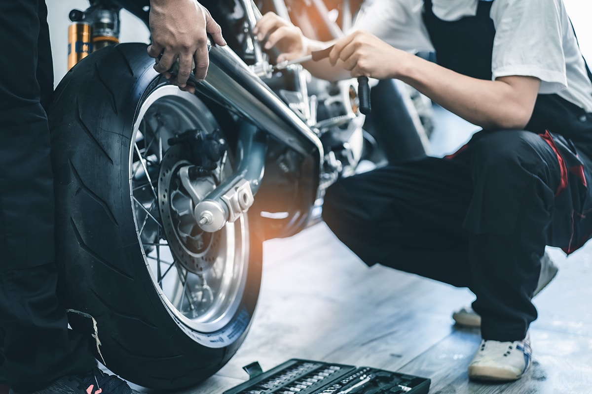 découvrez notre guide complet sur le contrôle moto et les assurances. apprenez les étapes essentielles pour assurer votre sécurité et celle de votre véhicule tout en respectant la réglementation. informez-vous sur les différentes options d'assurance adaptées à votre moto et aux exigences légales.