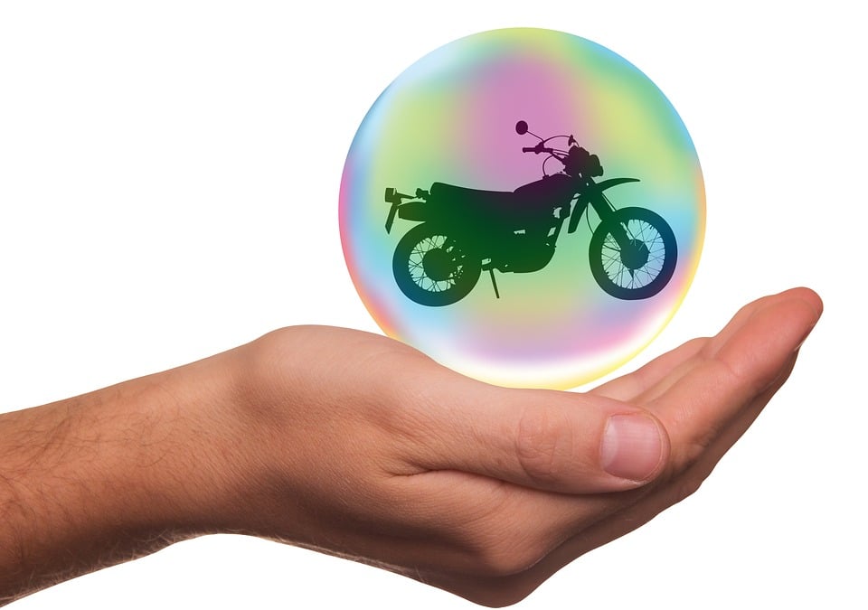 découvrez des offres d'assurance moto pas chère qui protègent votre véhicule tout en préservant votre budget. comparez les tarifs et choisissez la couverture adaptée à vos besoins.