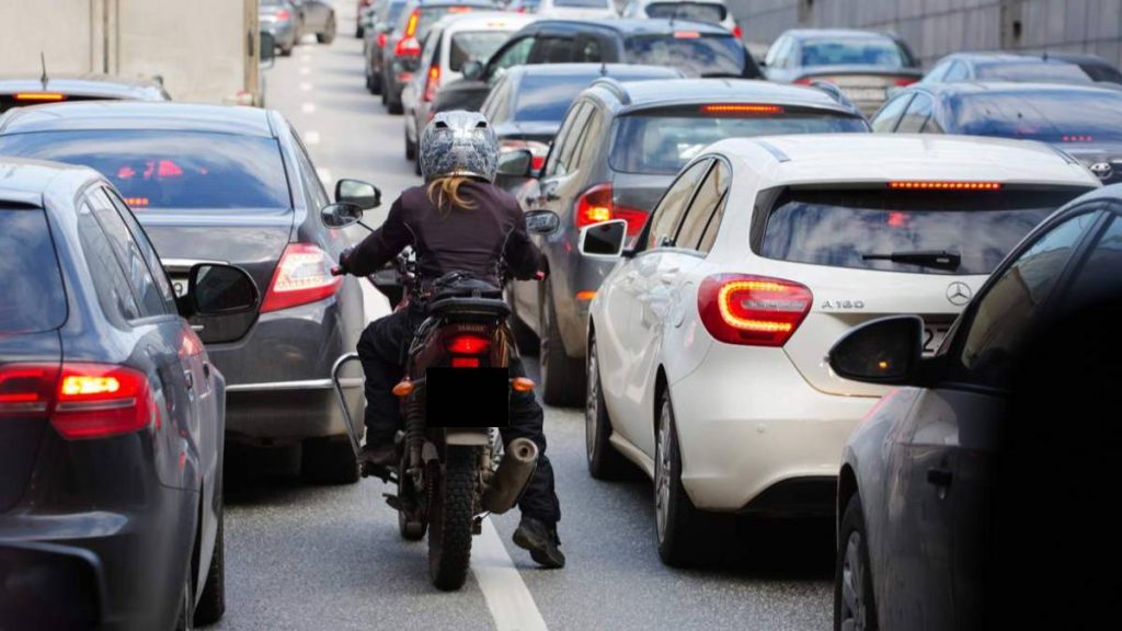 découvrez les tendances et les impacts de l'effondrement des deux-roues en 2025. analyse des défis environnementaux, économiques et sociaux qui marquent ce tournant décisif pour les véhicules à deux roues. anticipez l'avenir de la mobilité urbaine et les solutions innovantes à venir.
