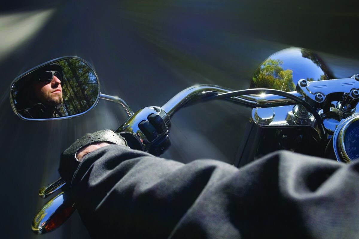découvrez les raisons derrière la hausse des tarifs d'assurance moto prévue en 2025. préparez-vous aux changements et aux impacts sur votre budget. restez informé sur les tendances du marché et les conseils pour optimiser votre assurance.