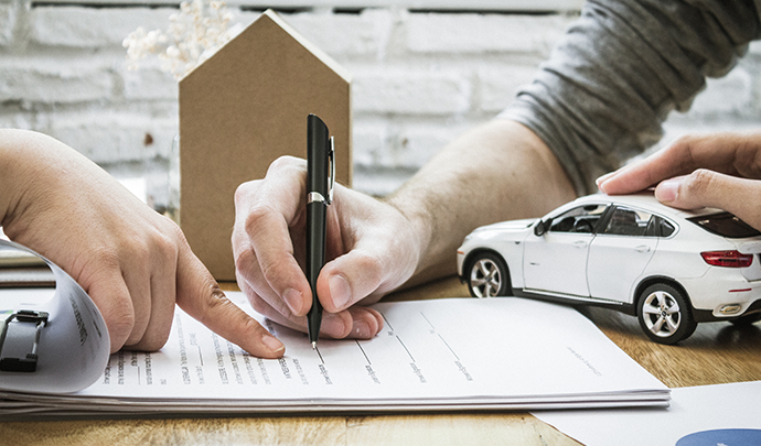 découvrez les raisons de la hausse des tarifs d'assurance pour véhicules en 2023. analyse des facteurs influençant les prix et conseils pour optimiser votre contrat d'assurance automobile.