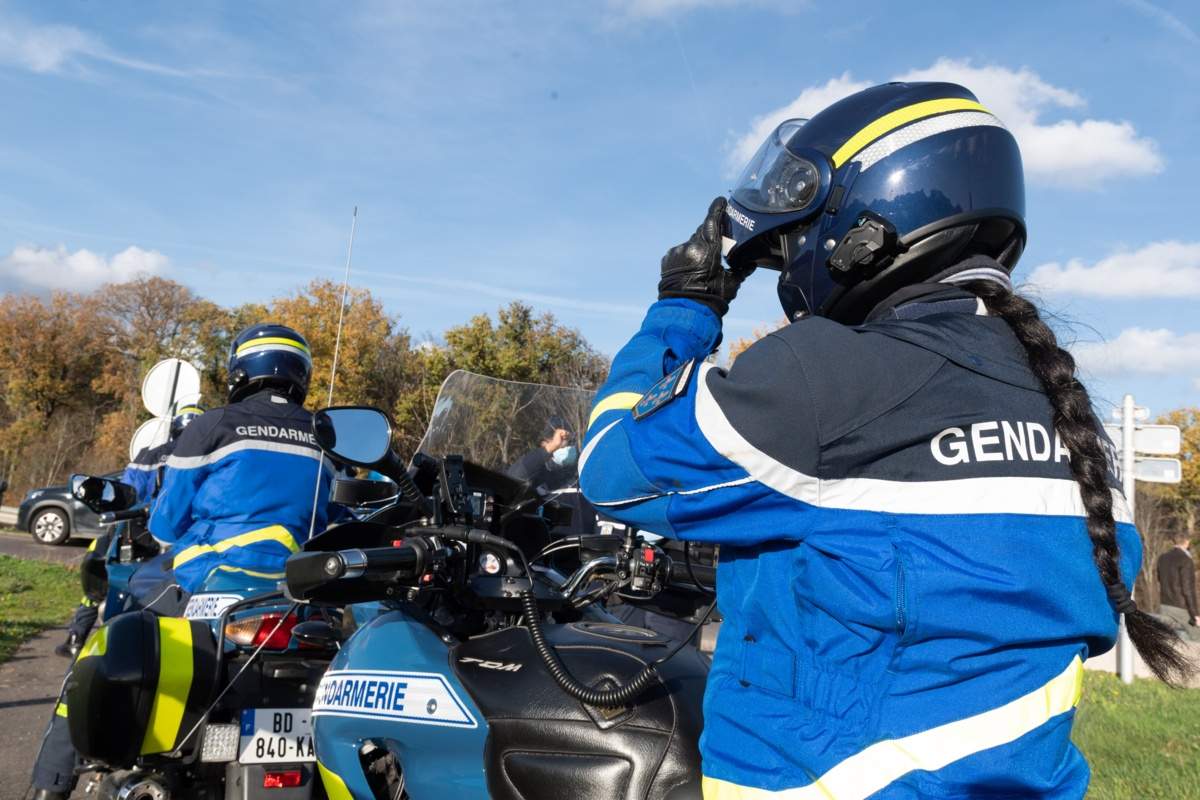 découvrez comment les motos de gendarmerie peuvent être impliquées dans des conflits d'assurance. analyse des enjeux juridiques et des conséquences pour les motards et les forces de l'ordre. informez-vous sur vos droits et responsabilités en cas d'accident.