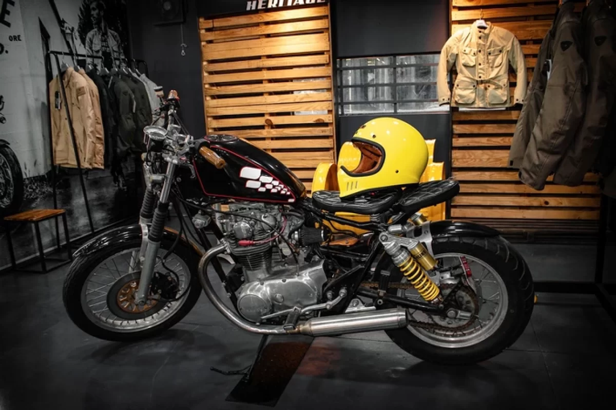 découvrez l'univers fascinant des motos passionnantes et coûteuses. plongez dans un monde où l'élégance, la performance et la technologie de pointe se rencontrent, pour les amateurs de deux-roues en quête d'exclusivité et de sensations fortes.