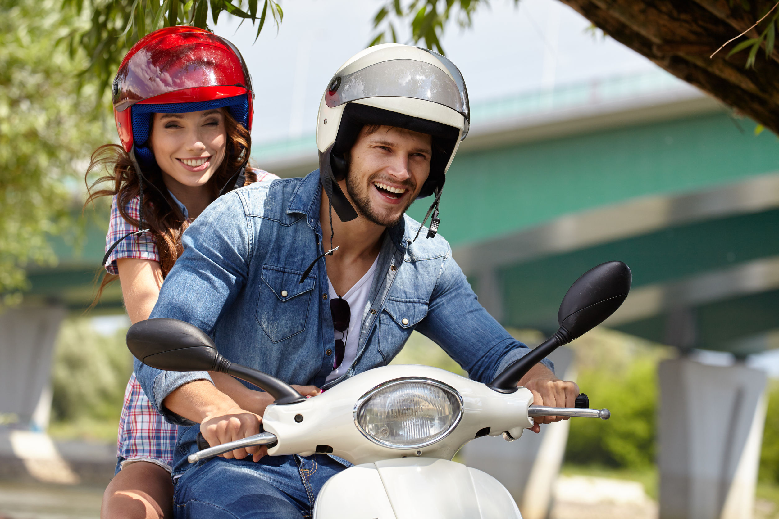 découvrez notre assurance cyclo 50cc adaptée à vos besoins ! protégez votre véhicule avec une couverture complète et des tarifs compétitifs. bénéficiez de services rapides et d'une assistance 24/7 pour une tranquillité d'esprit sur la route.