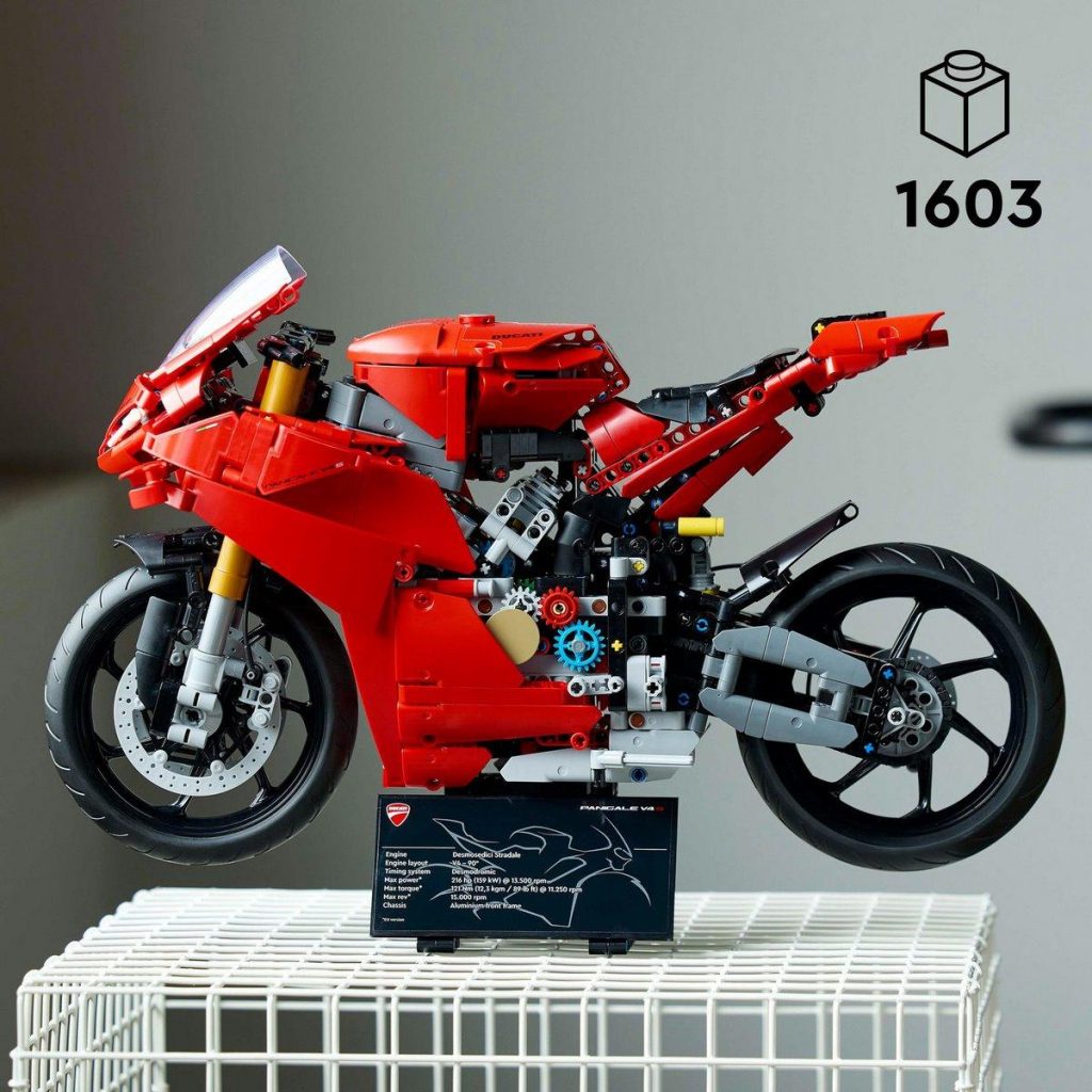 découvrez la ducati panigale v4 s, la moto de police alliant rapidité et performance. avec son design sportif et sa technologie avancée, elle offre une expérience de conduite exceptionnelle pour les forces de l'ordre en quête d'efficacité et de réactivité sur la route.