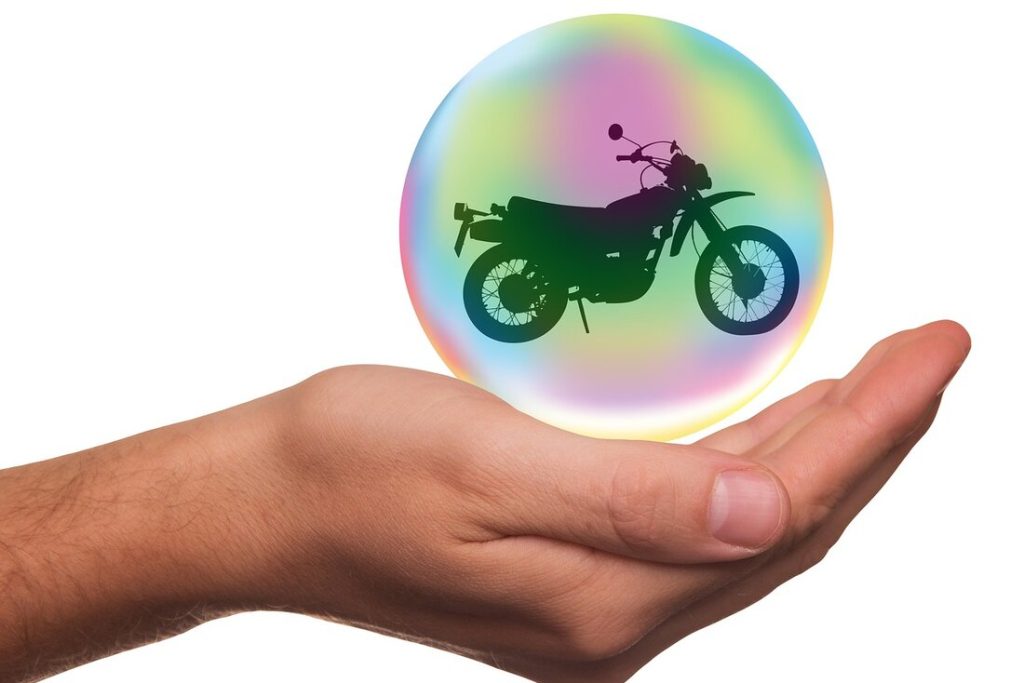 découvrez comment la hausse des tarifs d'assurance moto impacte les conducteurs en france. analyse des causes, des tendances et des conseils pour choisir la meilleure couverture à un prix compétitif.