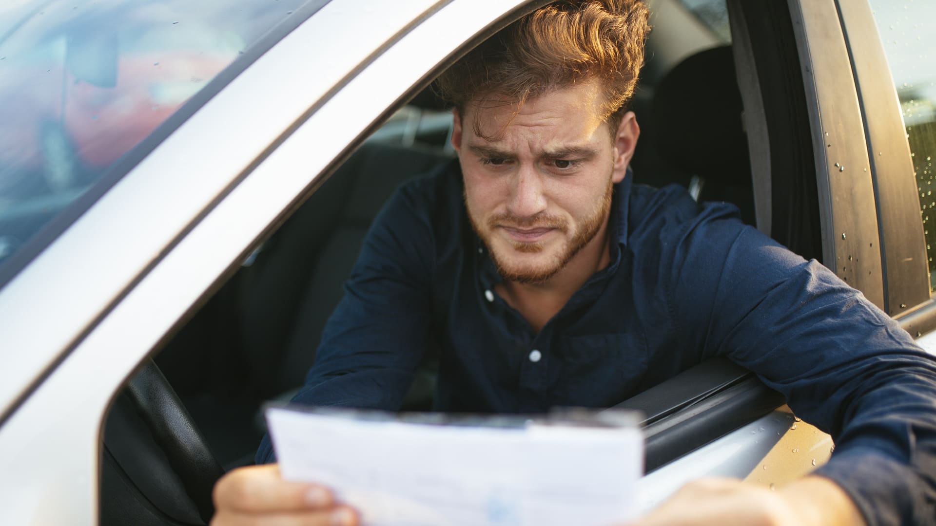 découvrez comment un sinistre peut impacter votre malus auto et augmenter vos cotisations d'assurance. informez-vous sur les enjeux et les stratégies pour minimiser les conséquences financières de vos sinistres.