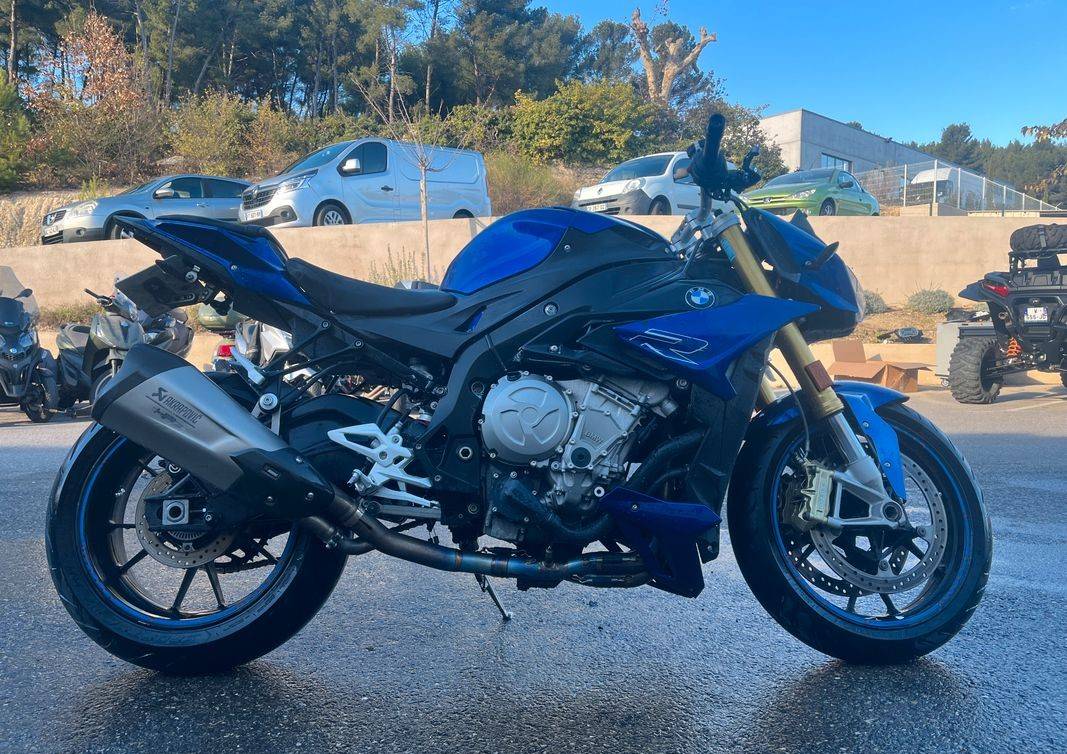découvrez notre sélection de motos d'occasion de qualité à des prix imbattables. profitez d'offres incroyables sur des modèles variés, soigneusement inspectés pour vous garantir performance et sécurité. trouvez la moto de vos rêves dès aujourd'hui !